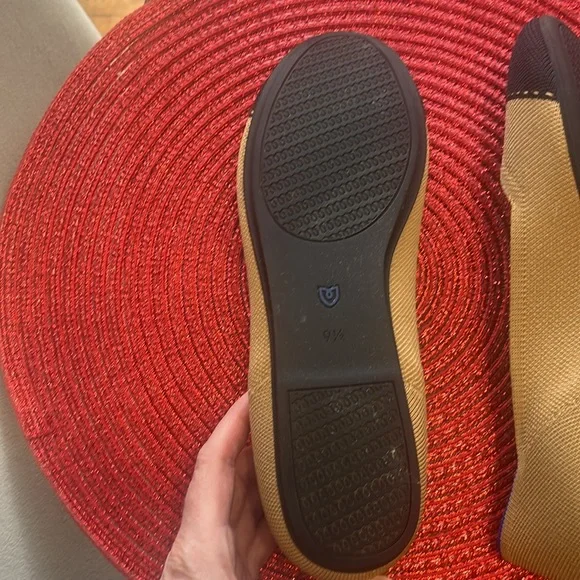 Rothy’s 9.5 in almost new condition. - Picture 4 of 5